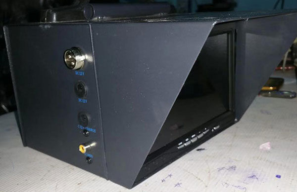 SD-monitor-side-1